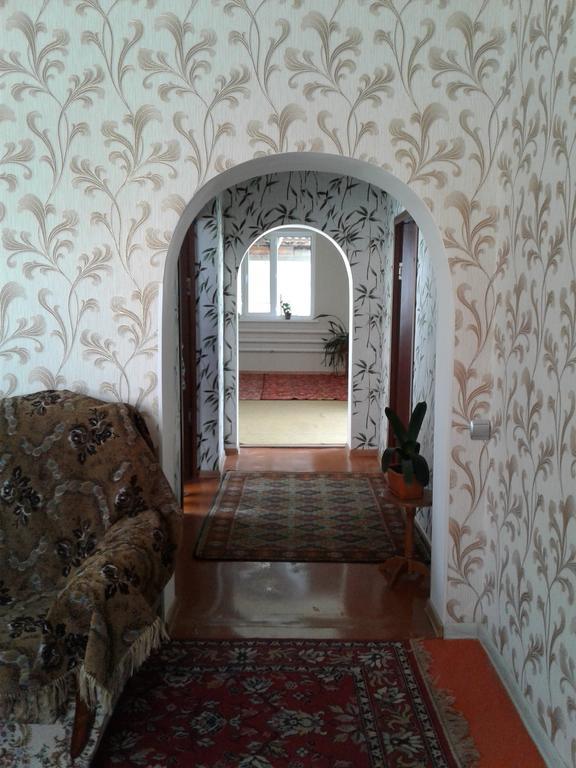 Guest House Semeynyi Karakol Eksteriør billede